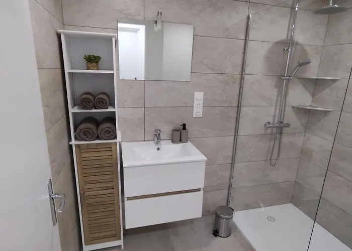 De La Rouge Roye Nompatelize